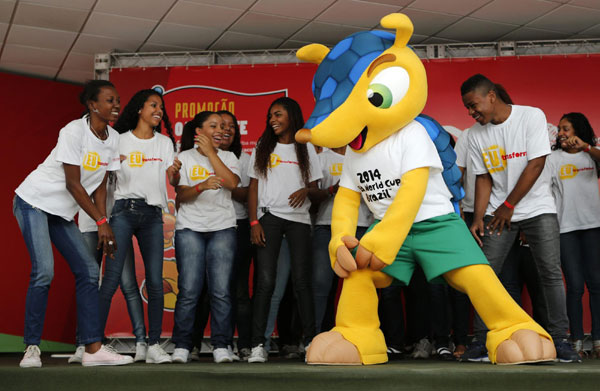 2014 World Cup mascot unveiled, waits to be named