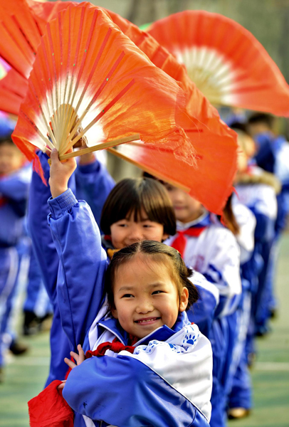 Traditional dance popular with young Chinese