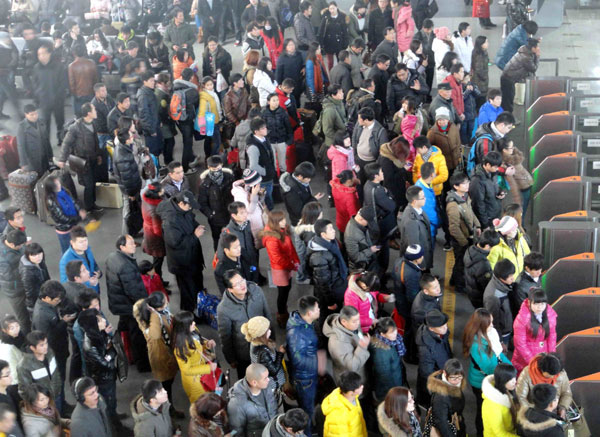 Railways see surging passengers after New Year holiday
