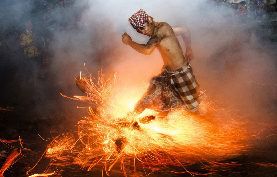 Ritual ahead of Balinese Hindu new year