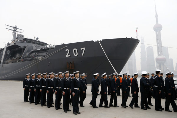 Singapore navy vessel visits Shanghai