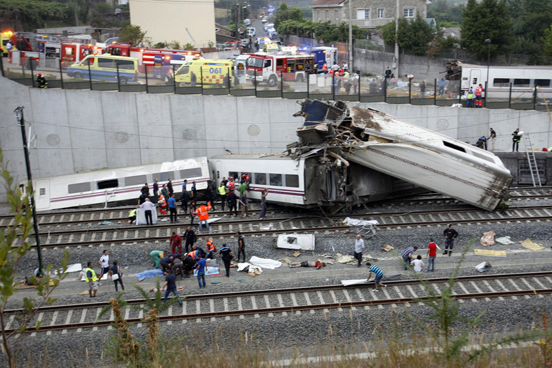 Train crash kills at least 78 in Spain