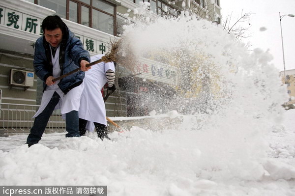 Blizzard batters traffic in NE China