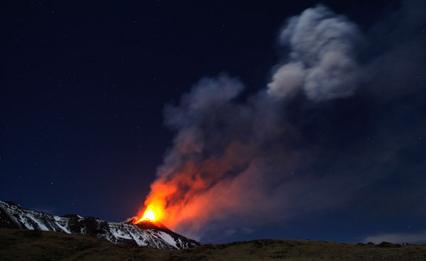 Volcano erupts on Italy's Mount Etna