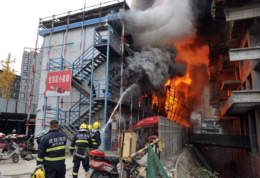 Fire breaks out at construction site in SW China