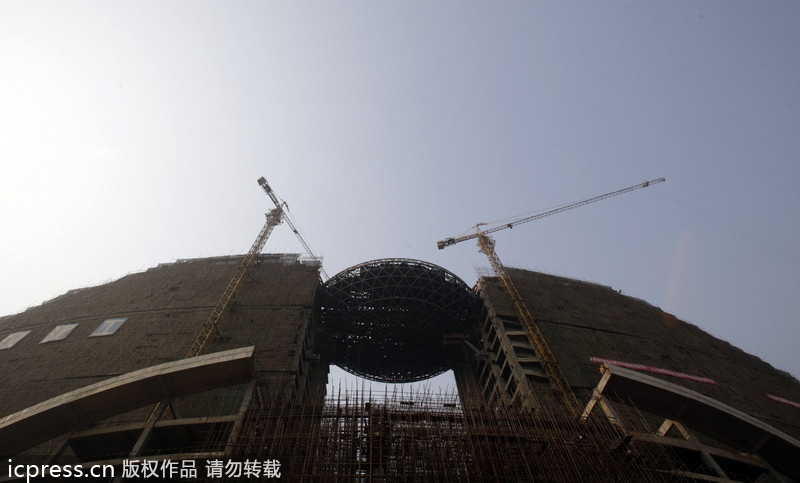 Ellipsoid structure links hotel in Wuhan