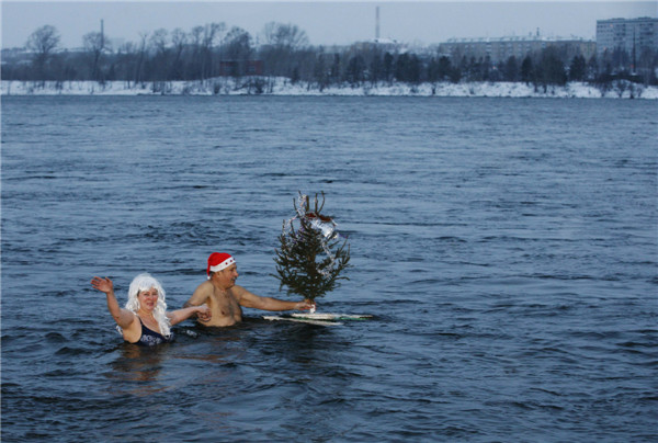 Winter swimmers celebrate New Year