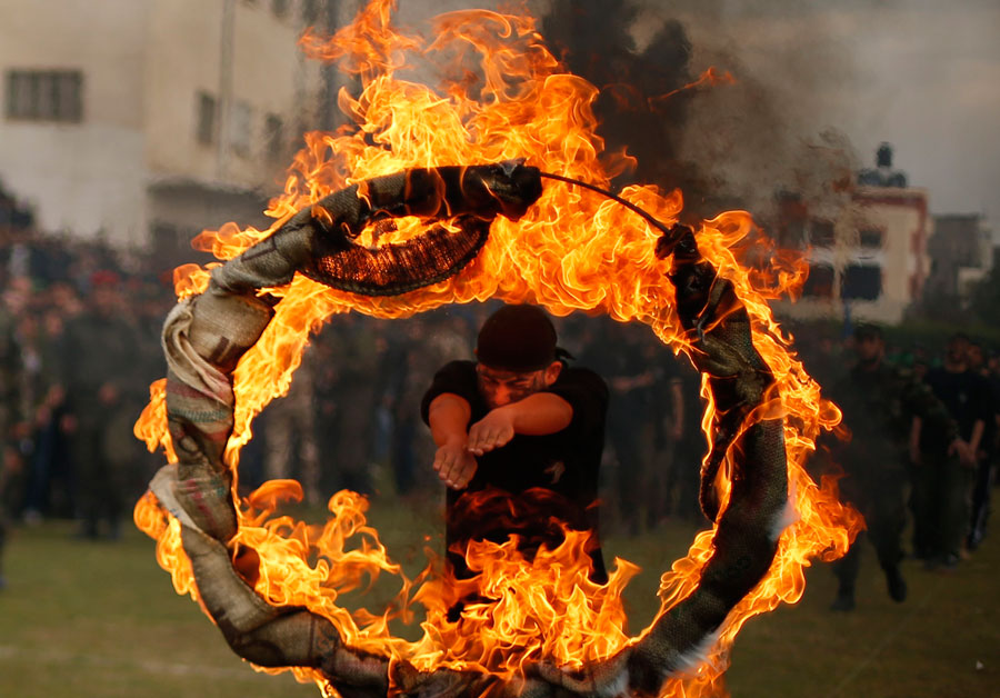 Palestinian students attend graduation ceremony