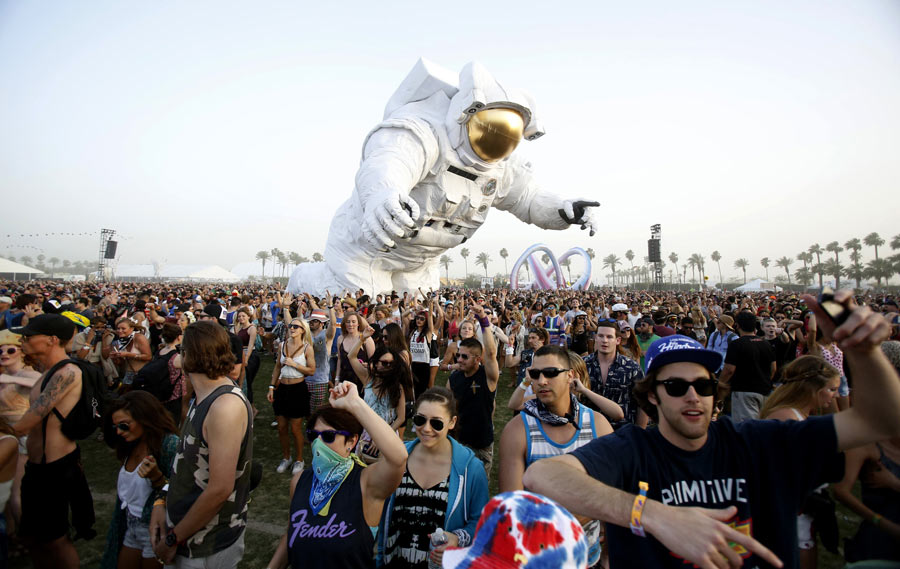 Sculpture 'Escape Velocity' at Coachella festival