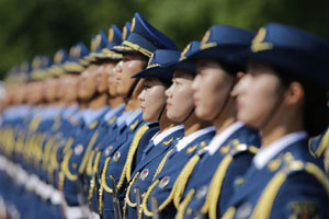 A welcome salute for Kyrgyz leader in Shanghai