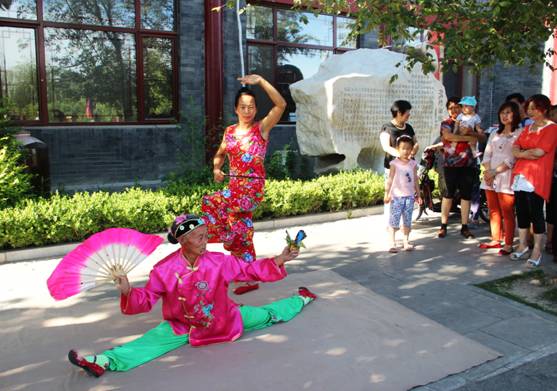 “境外媒体聚焦艳丽中国”系列品牌四肢之“风筝之皆魔力潍坊”行获取圆满见效
