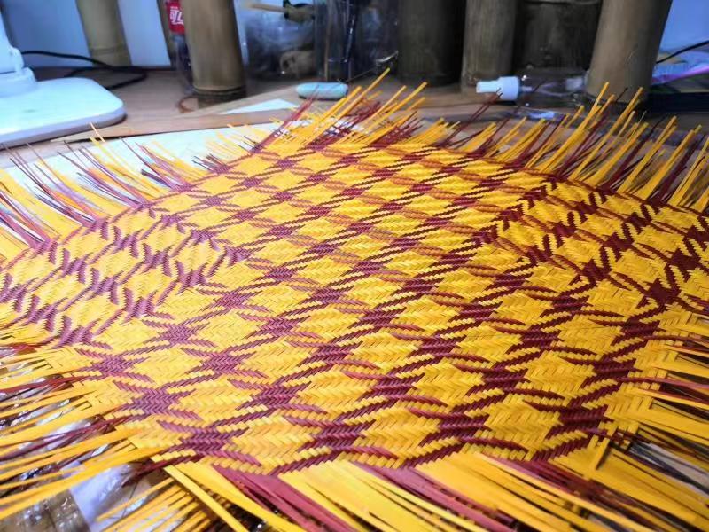 Bamboo knitting stays alive in Wuzhen