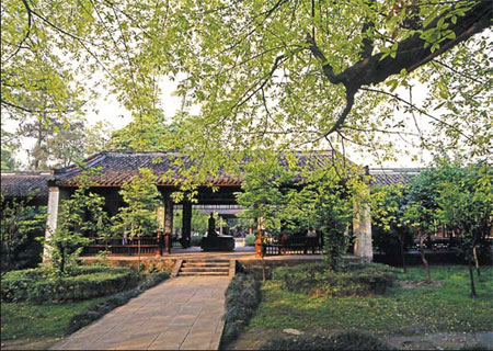 Chengdu tourist sites intact, still yield their wonders