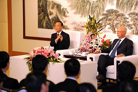 Chinese premier meets with foreign dignitaries