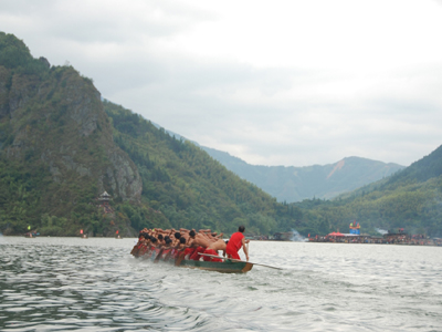 Dragon boat competition in Liuzhou