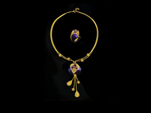 Chinese gold jewelry appears in Expo Milano