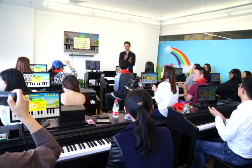 Piano teaching system for children launched in Beijing