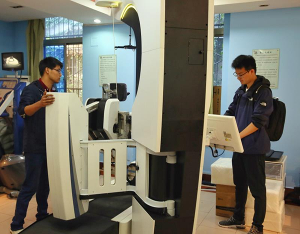 First China-made rehabilitative robot to be put into clinical use