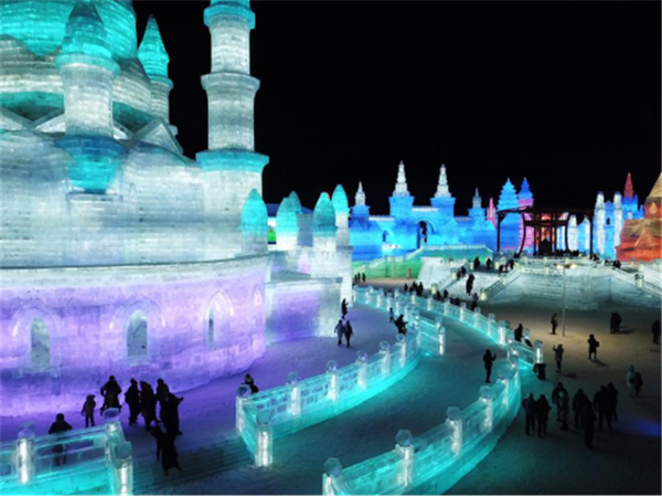 Enjoy winter fun in Harbin Ice and Snow World