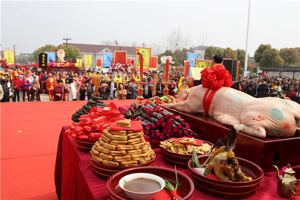 Silkworm Festival brings visitors to Tongxiang
