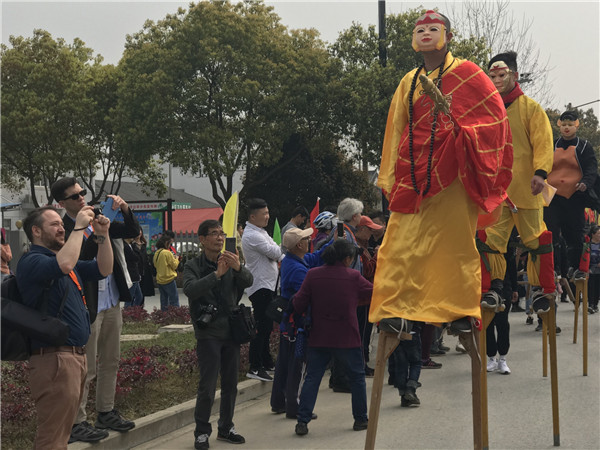 Silkworm Festival brings visitors to Tongxiang