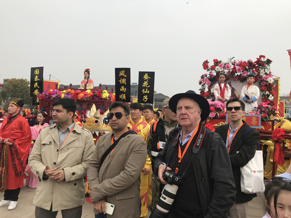 Silkworm Festival brings visitors to Tongxiang