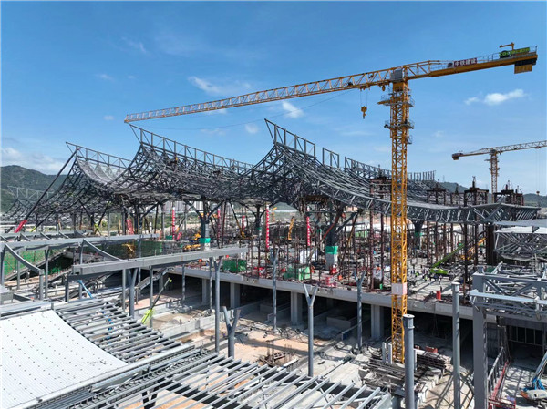 Construction of Xiamen North Railway Station's showing quick, steady progress
