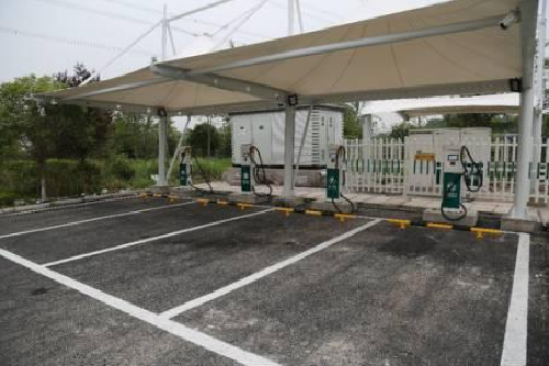 Liangjiang opens new energy vehicle charging station