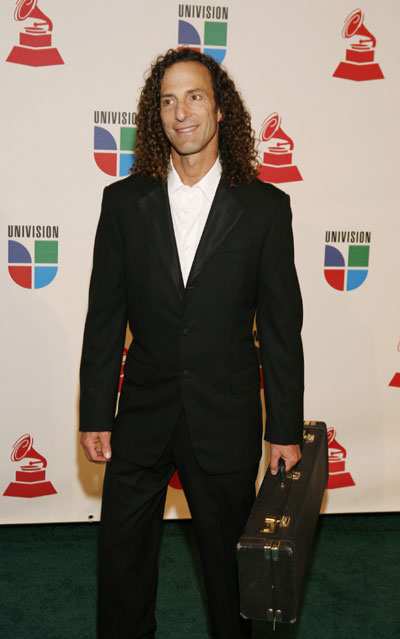 Kenny G and other singers at 9th Latin Grammy Awards in Houston