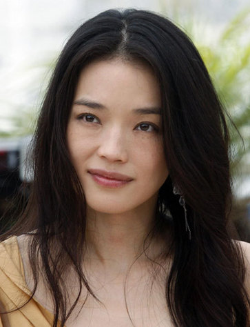 Jury member Shu Qi poseat the 62nd Cannes Film Festival