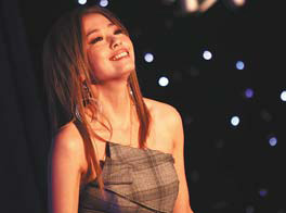 Singer hosts birthday bash