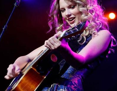 Jackson,Taylor Swift lead AMA nominations