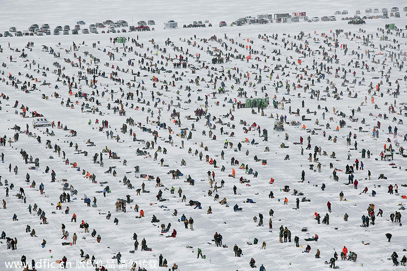 World's biggest ice fishing contest in Minnesota[1]