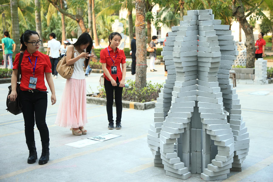 Art made of building bricks on display in S China