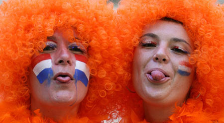 Netherlands fans wait for the Group C World Cup 2006 soccer match between the Netherlands and Serbia and Montenegro in Leipzig June 11, 2006.