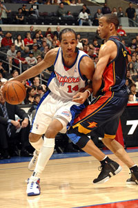 Ex-Clipper Shaun Livingston has rebuilt knee and career with