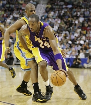 Kobe scores 50 for the 4th straight game