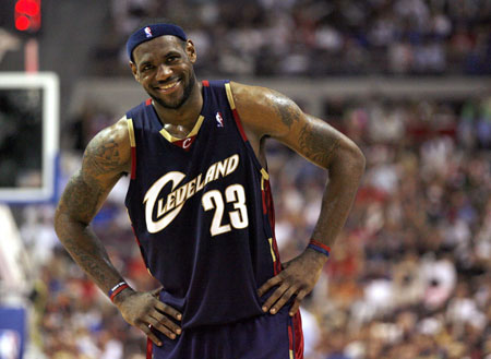 NBATogetherLive: LeBron James scores final 25 points to lead Cavaliers to  2OT win over Pistons in 2007 playoffs
