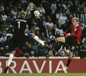 Scholes pays tribute on Ferguson anniversary
