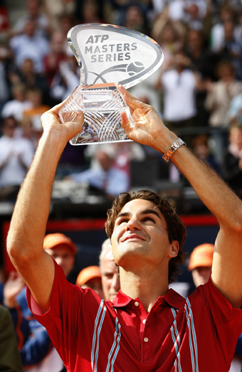Federer ends Nadal's clay streak