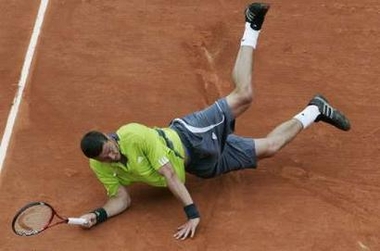 Safin contemplates future after second-round exit