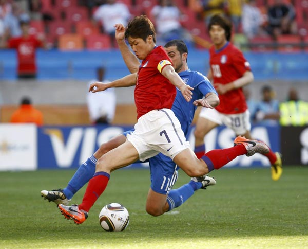 S Korea eases to 2-0 win over lackluster Greece