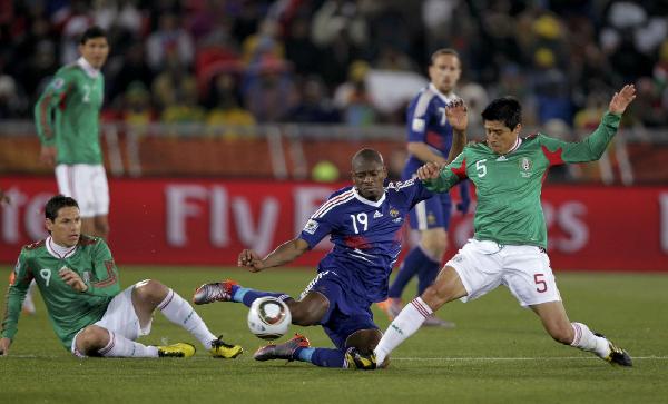 Mexico beat France 2-0 in World Cup match