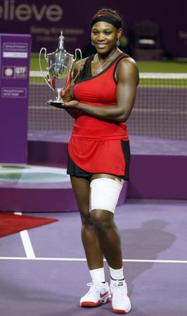 Serena beats Venus in WTA championships final