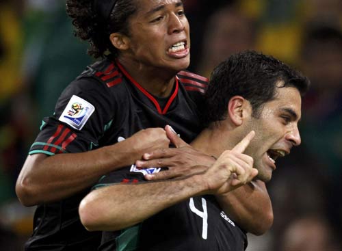 South Africa draws 1-1 with Mexico in World Cup opener