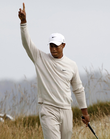 Woods hits 66, gets in the hunt at US Open