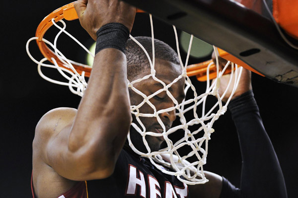 Heat beat Raptors in Bosh homecoming