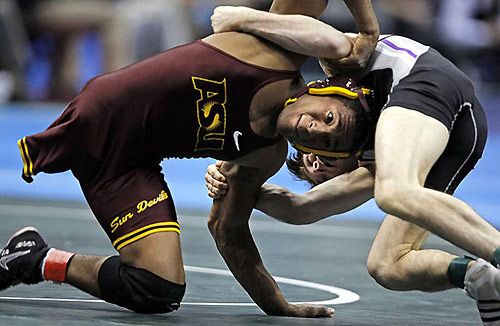 Leg wrestling shop
