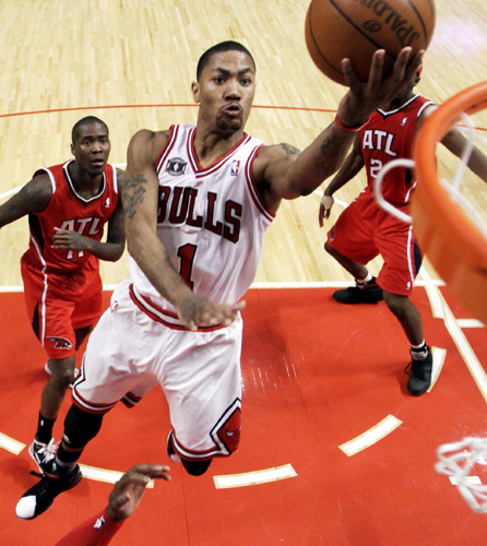 Derrick Rose becomes NBA's youngest MVP