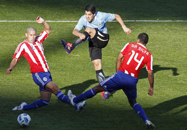 Forlan scores two as Uruguay win Copa America